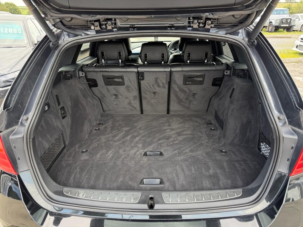 BMW 3 Series view 17