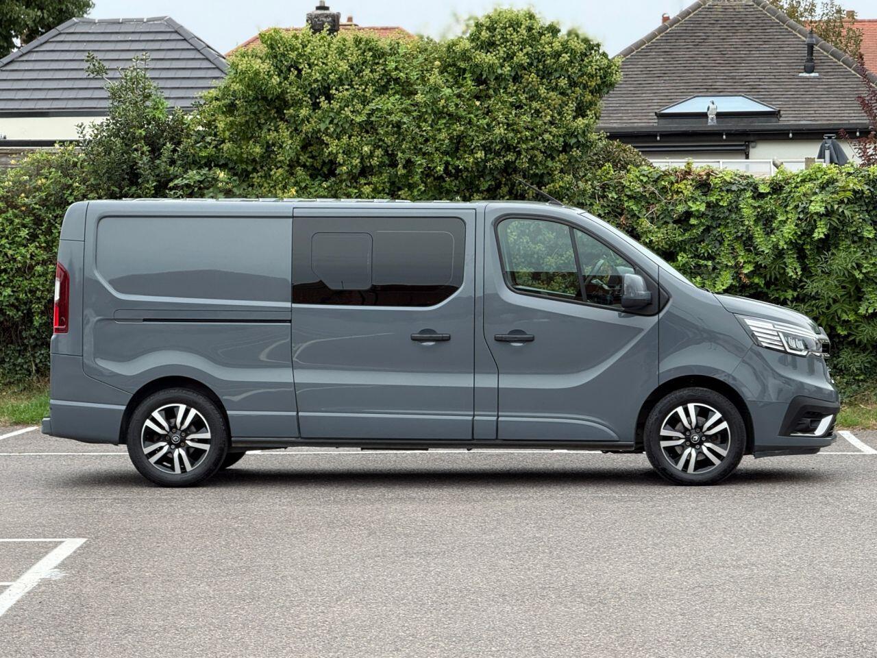 Renault Trafic view 3