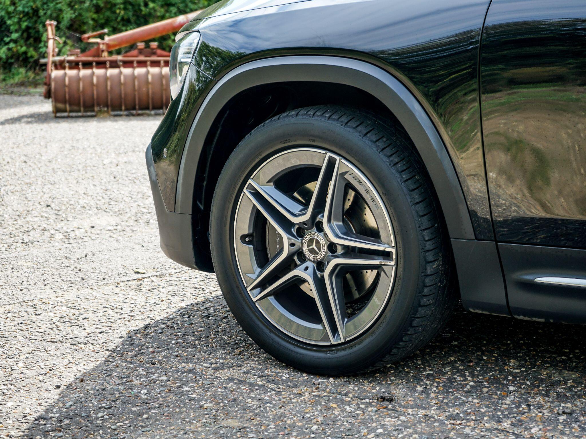 Mercedes-Benz GLB view 5