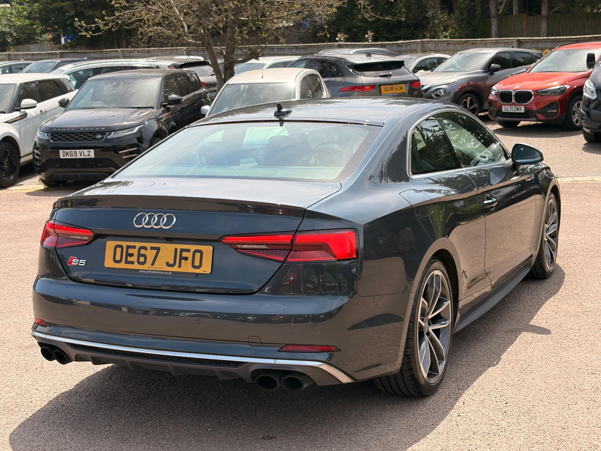 Audi S5 view 8