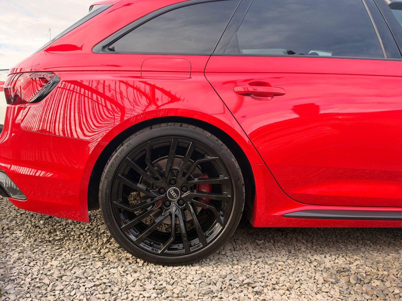 Audi RS4 view 44