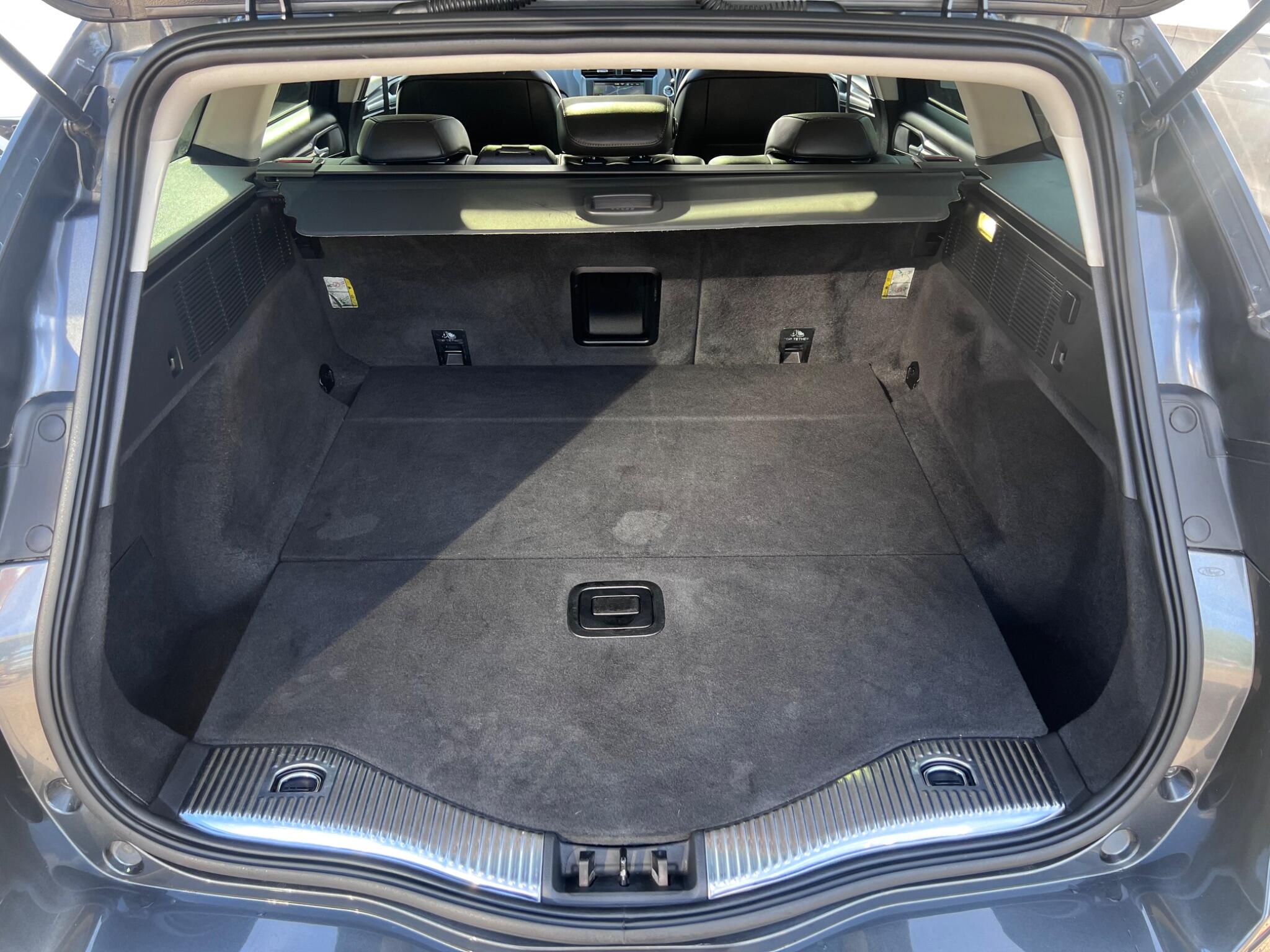Ford Mondeo view 35