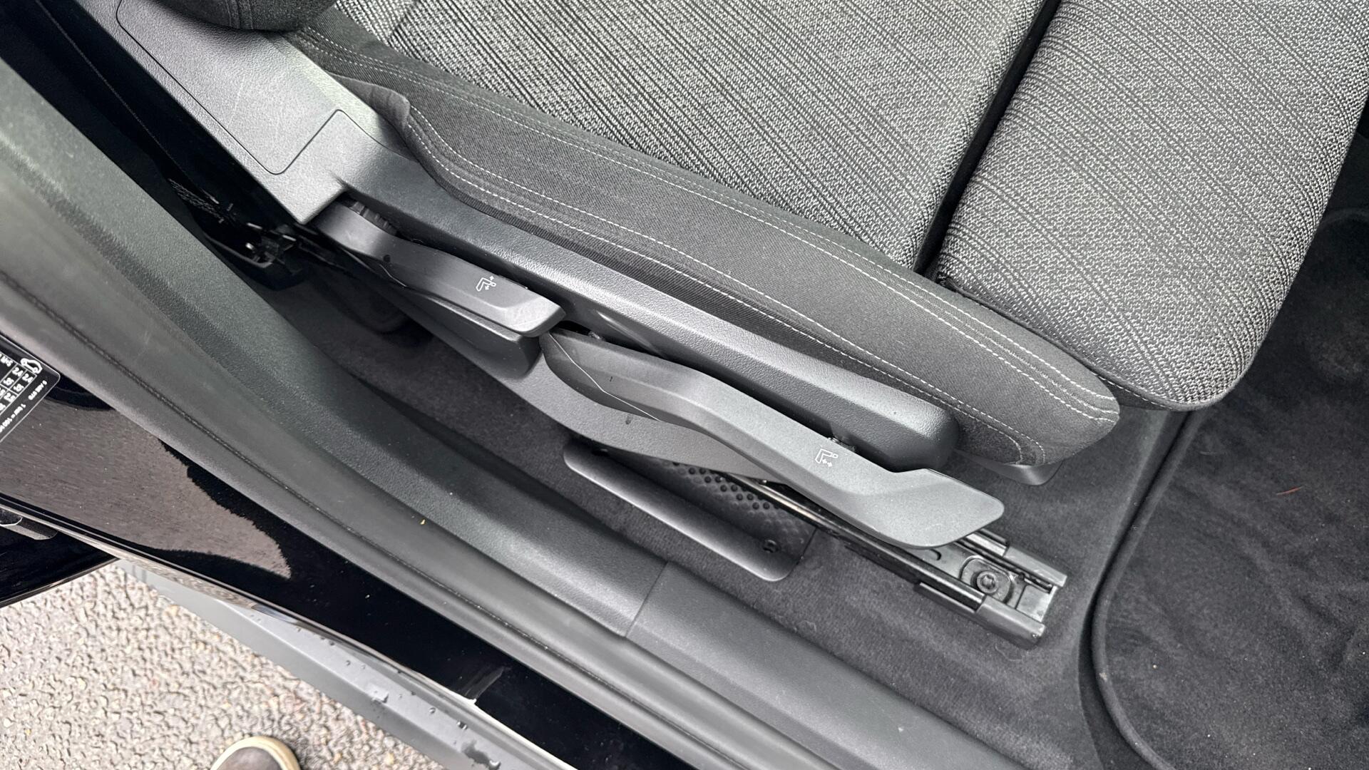BMW X1 view 35