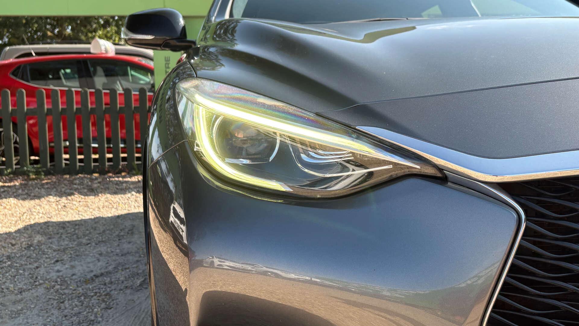 Infiniti Q30 view 37