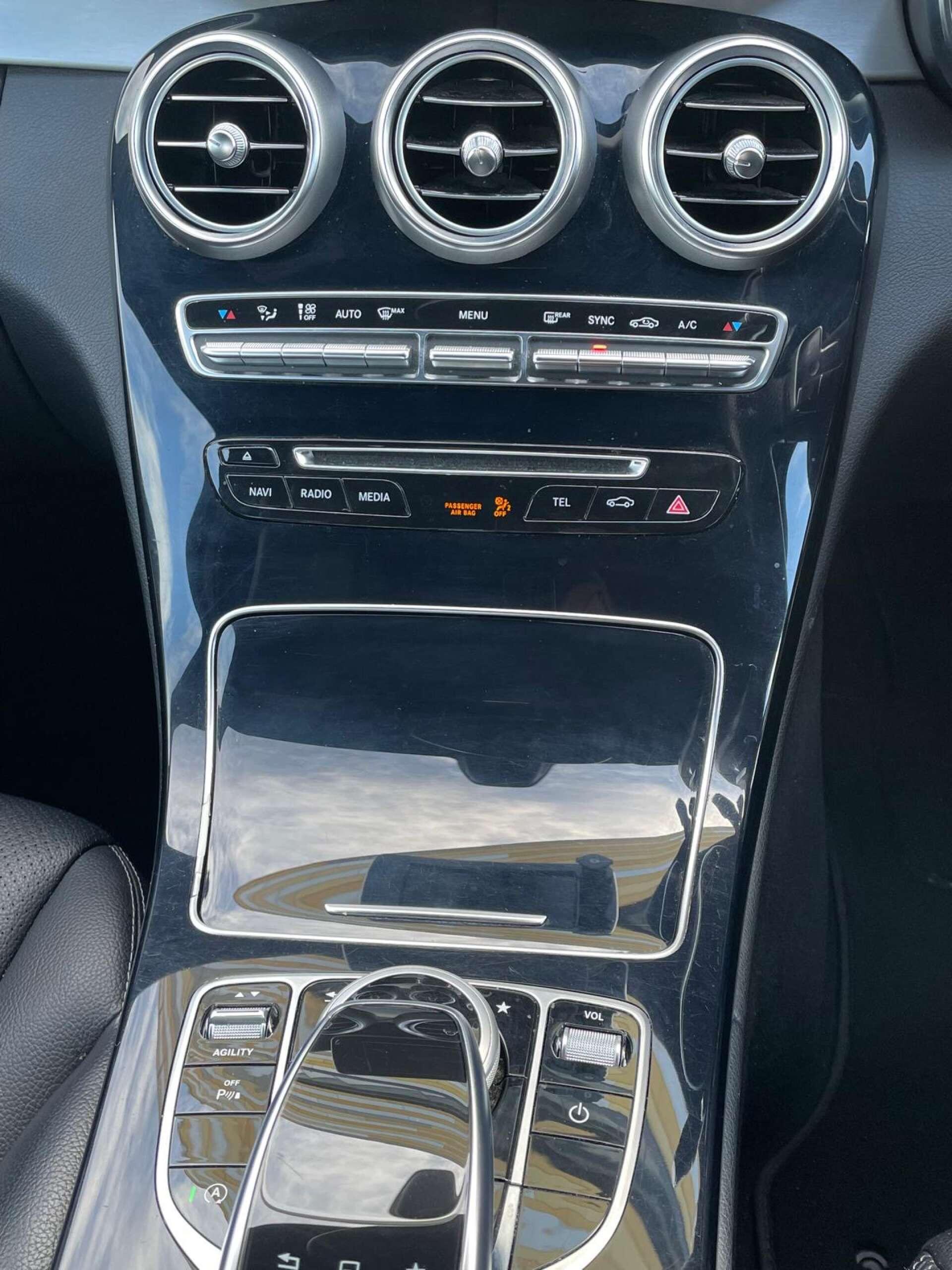 Mercedes-Benz C-Class view 34