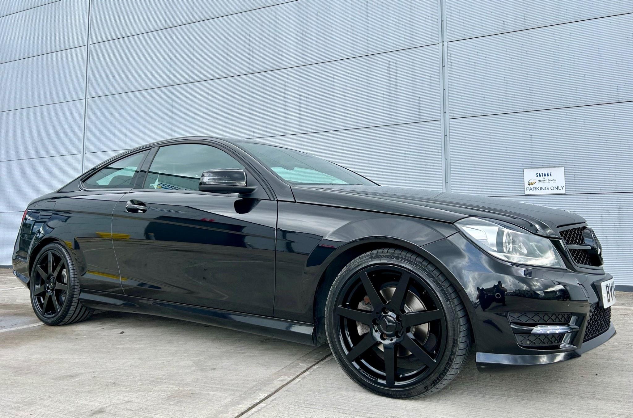 Mercedes-Benz C-Class view 4