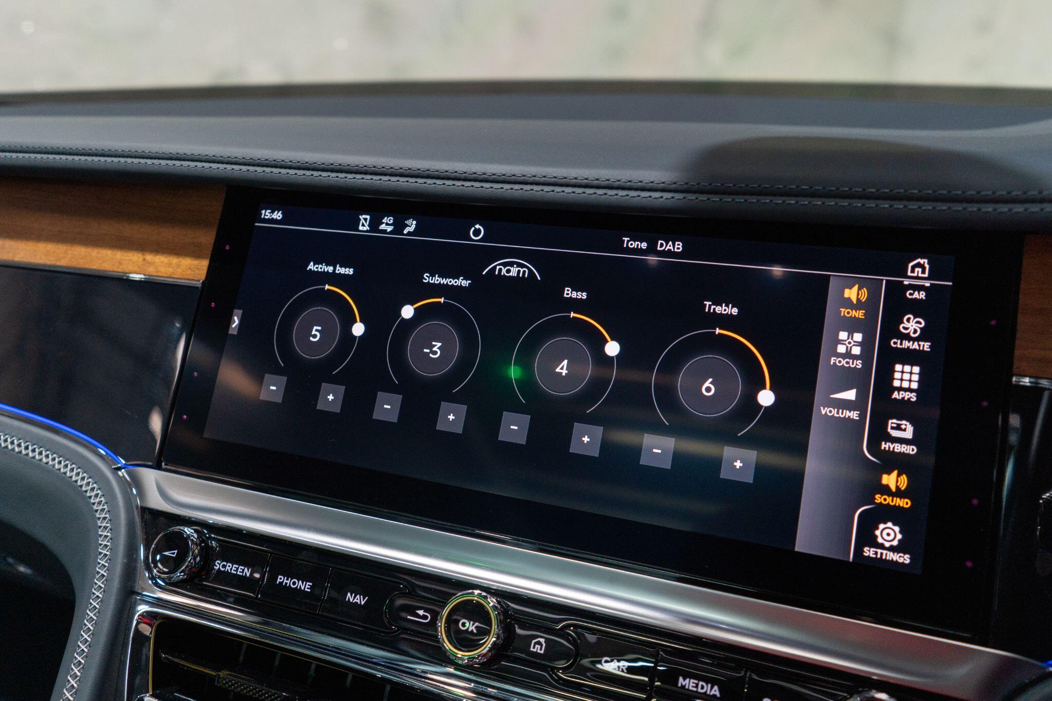 Bentley Flying Spur view 33