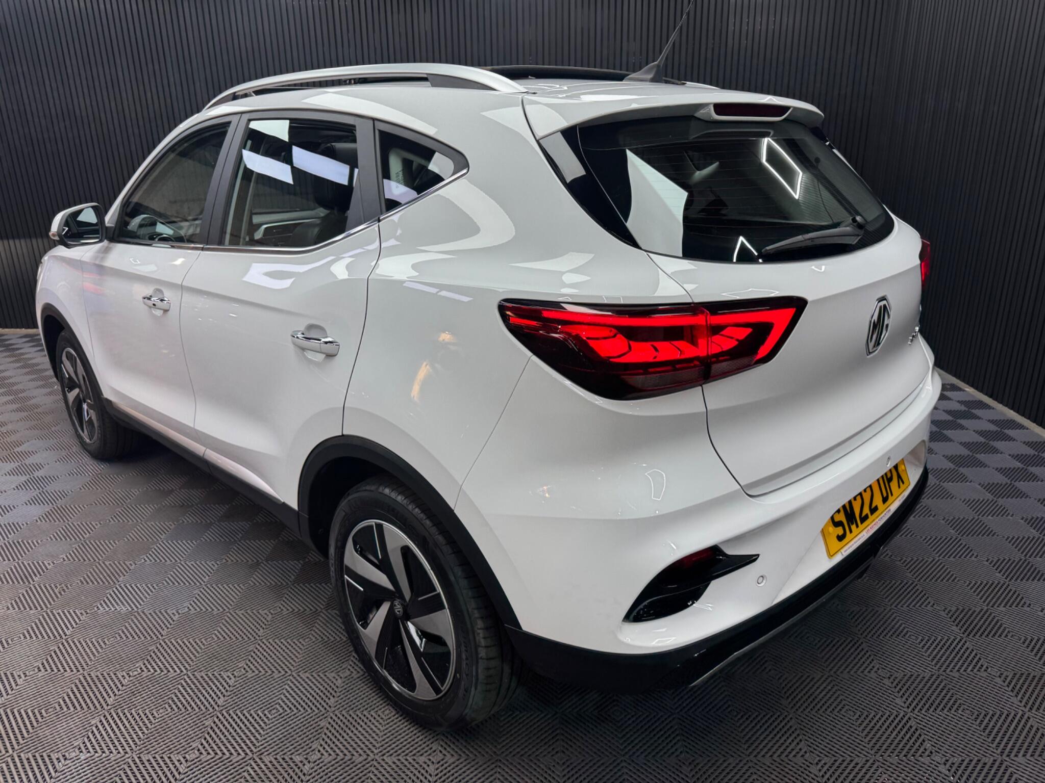 MG ZS view 22