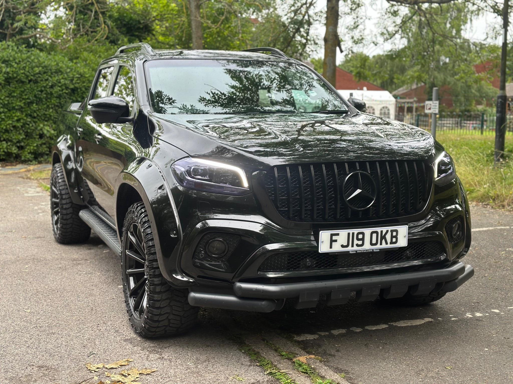 Mercedes-Benz X-Class view 32