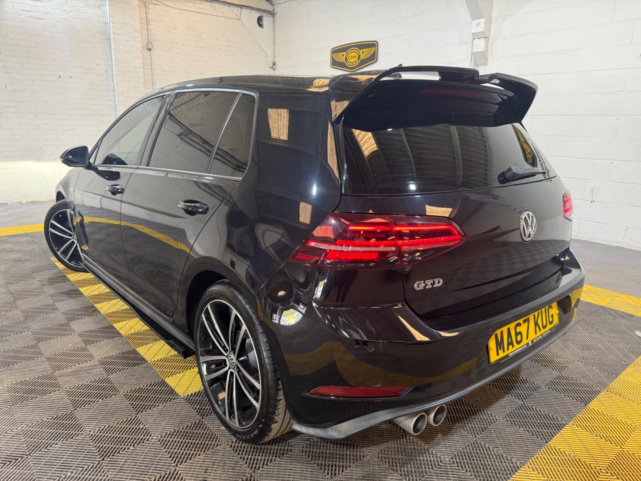 Volkswagen Golf view 8