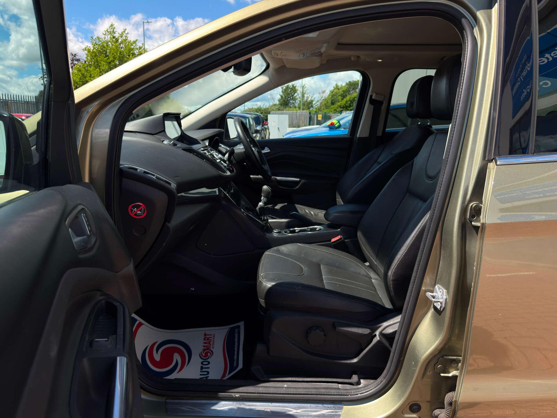 Ford Kuga view 41