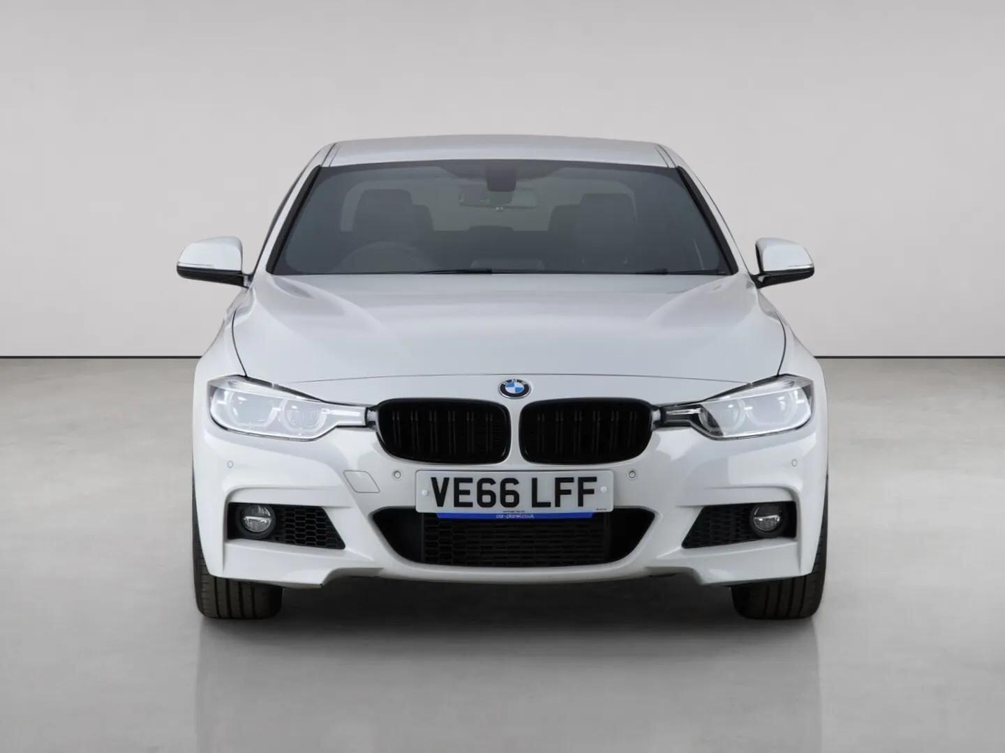 BMW 3 Series view 5