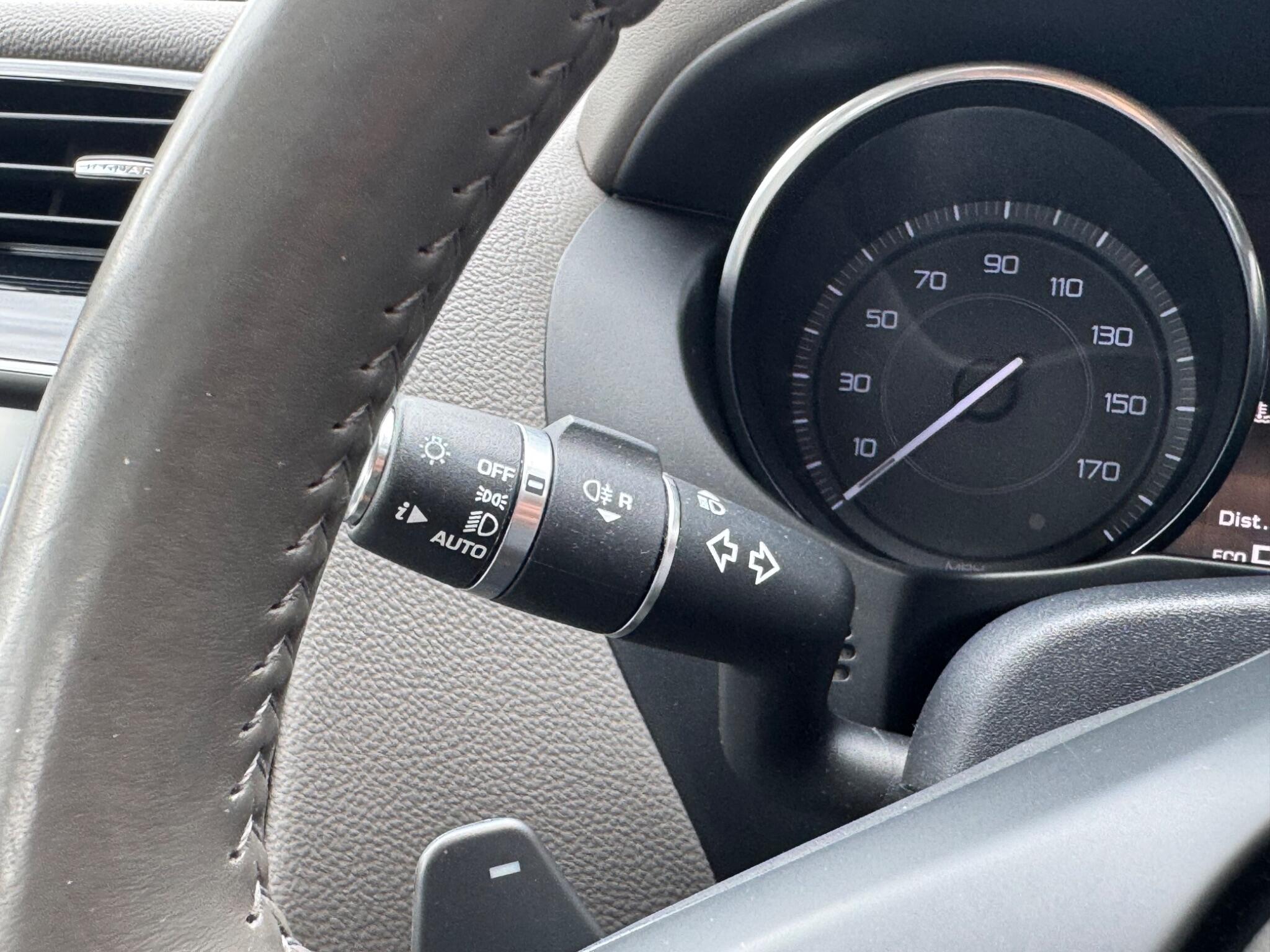 Jaguar Xe view 20