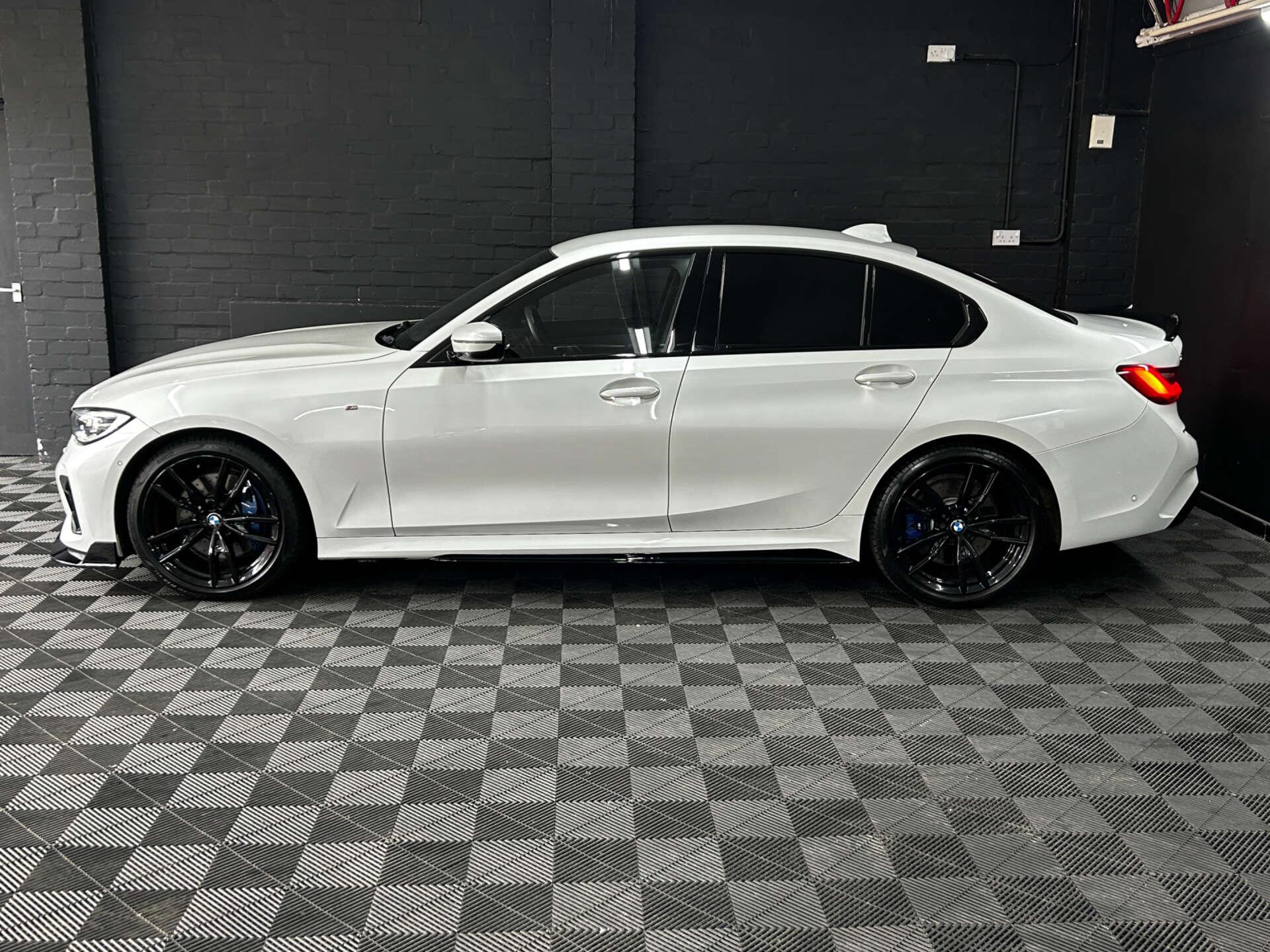 BMW 3 Series view 14