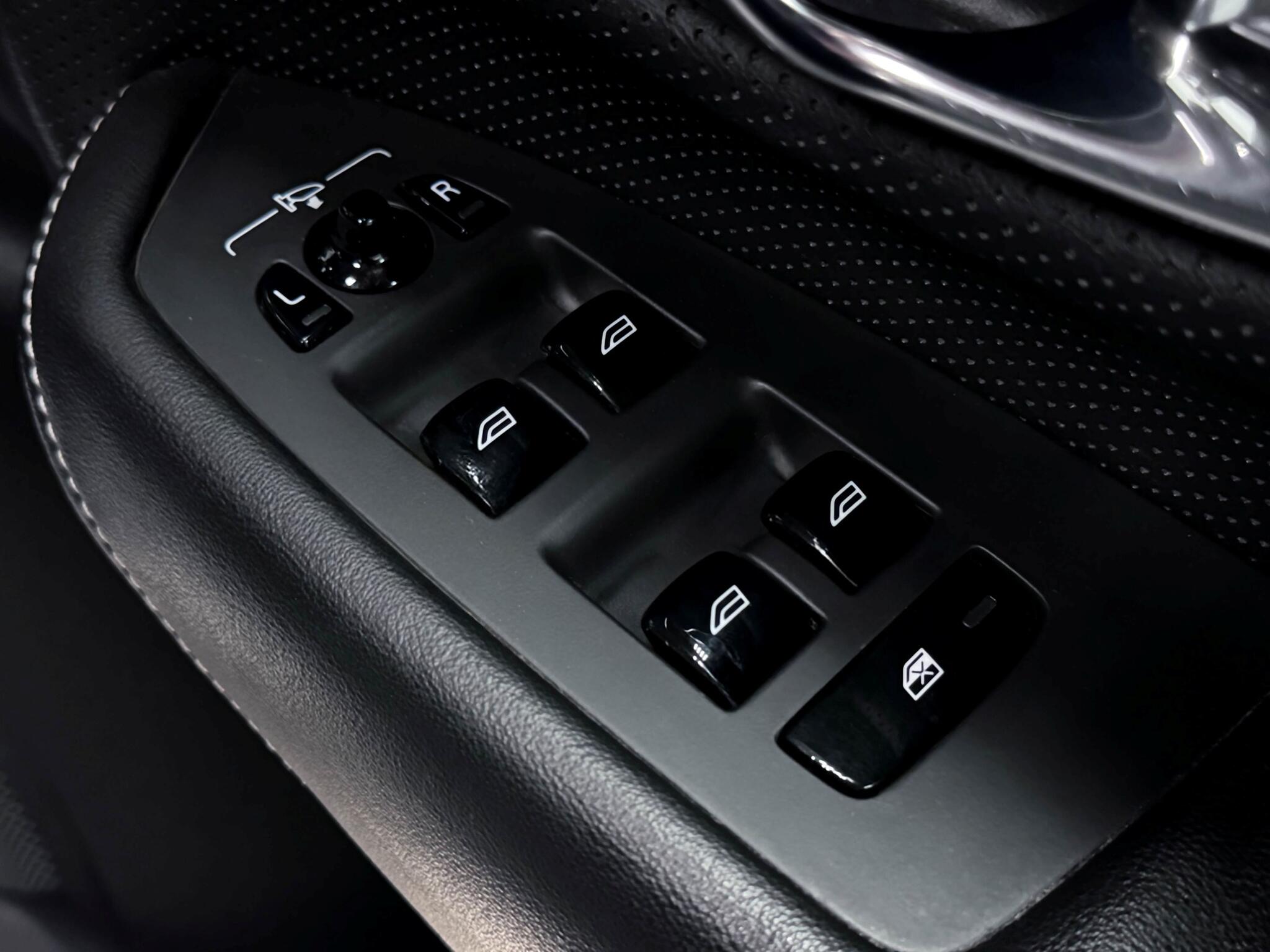 Volvo XC90 view 29