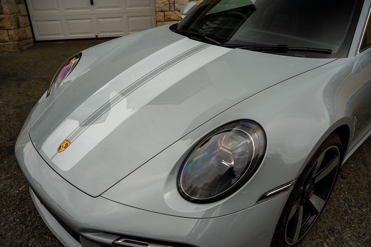 Porsche 911 view 43