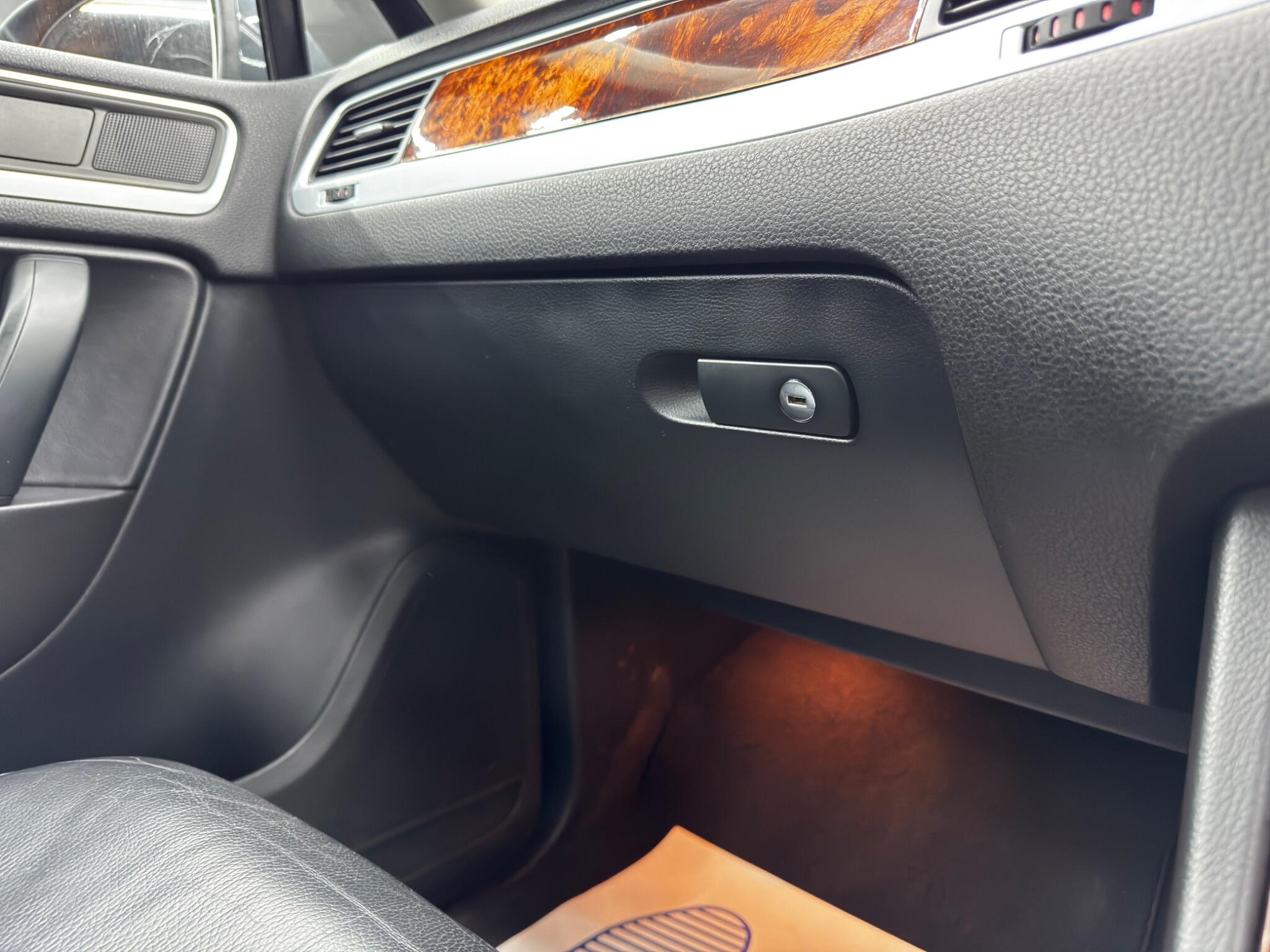 Volkswagen Touareg view 35