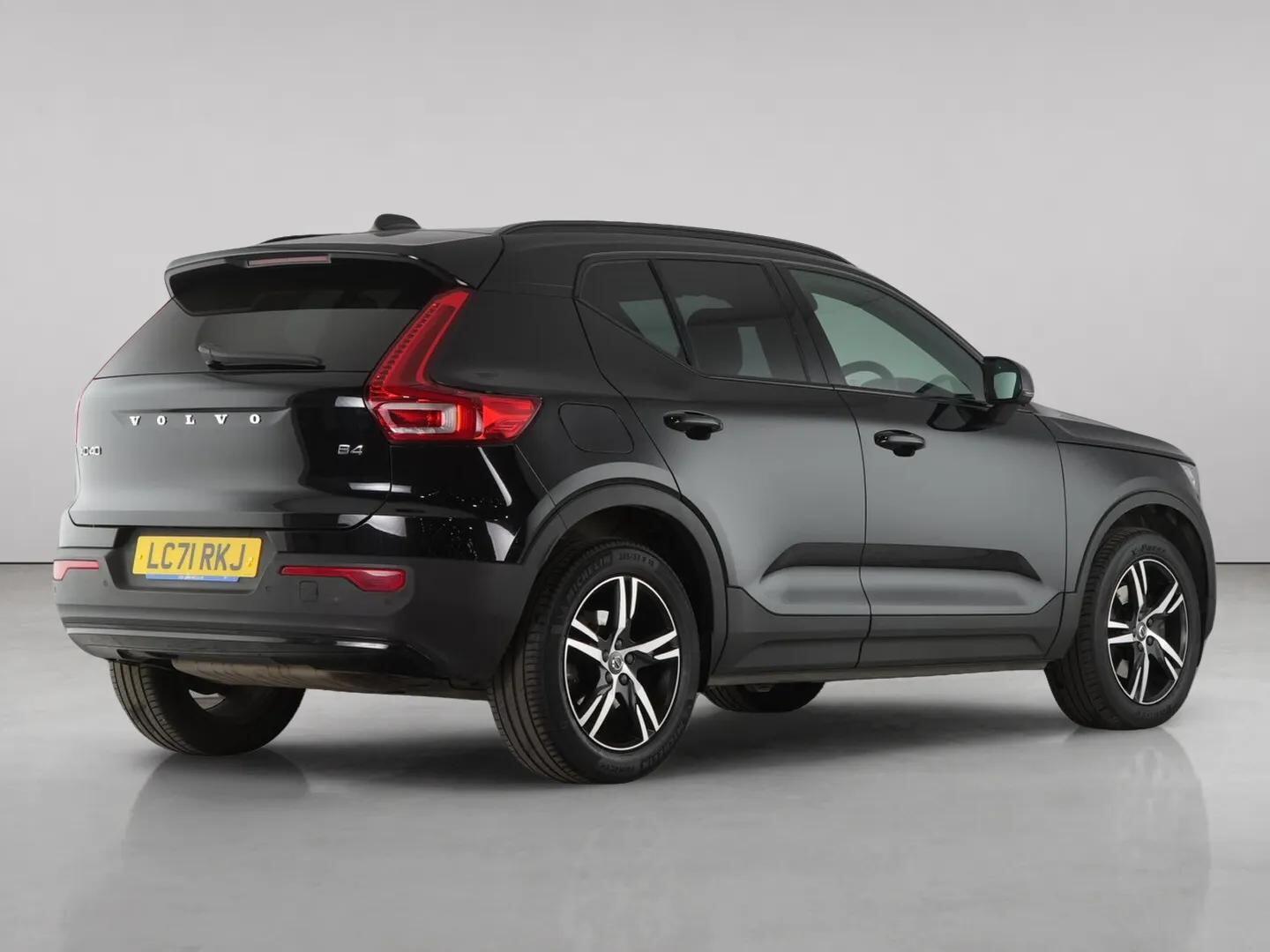 Volvo XC40 view 8