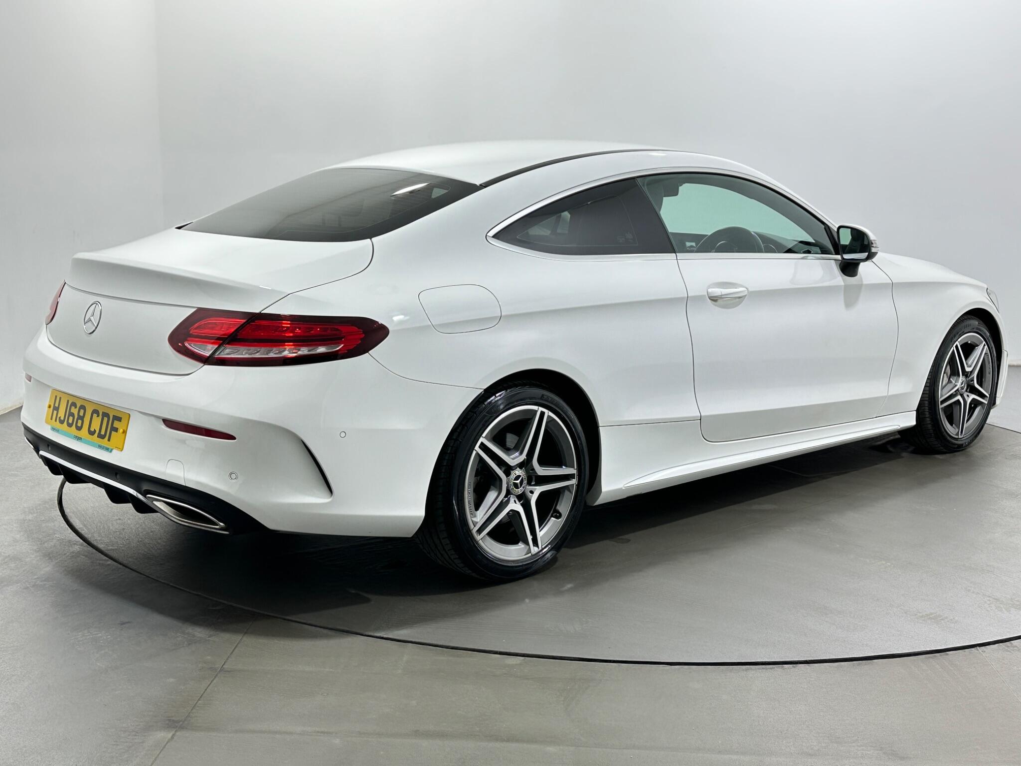 Mercedes-Benz C-Class view 8