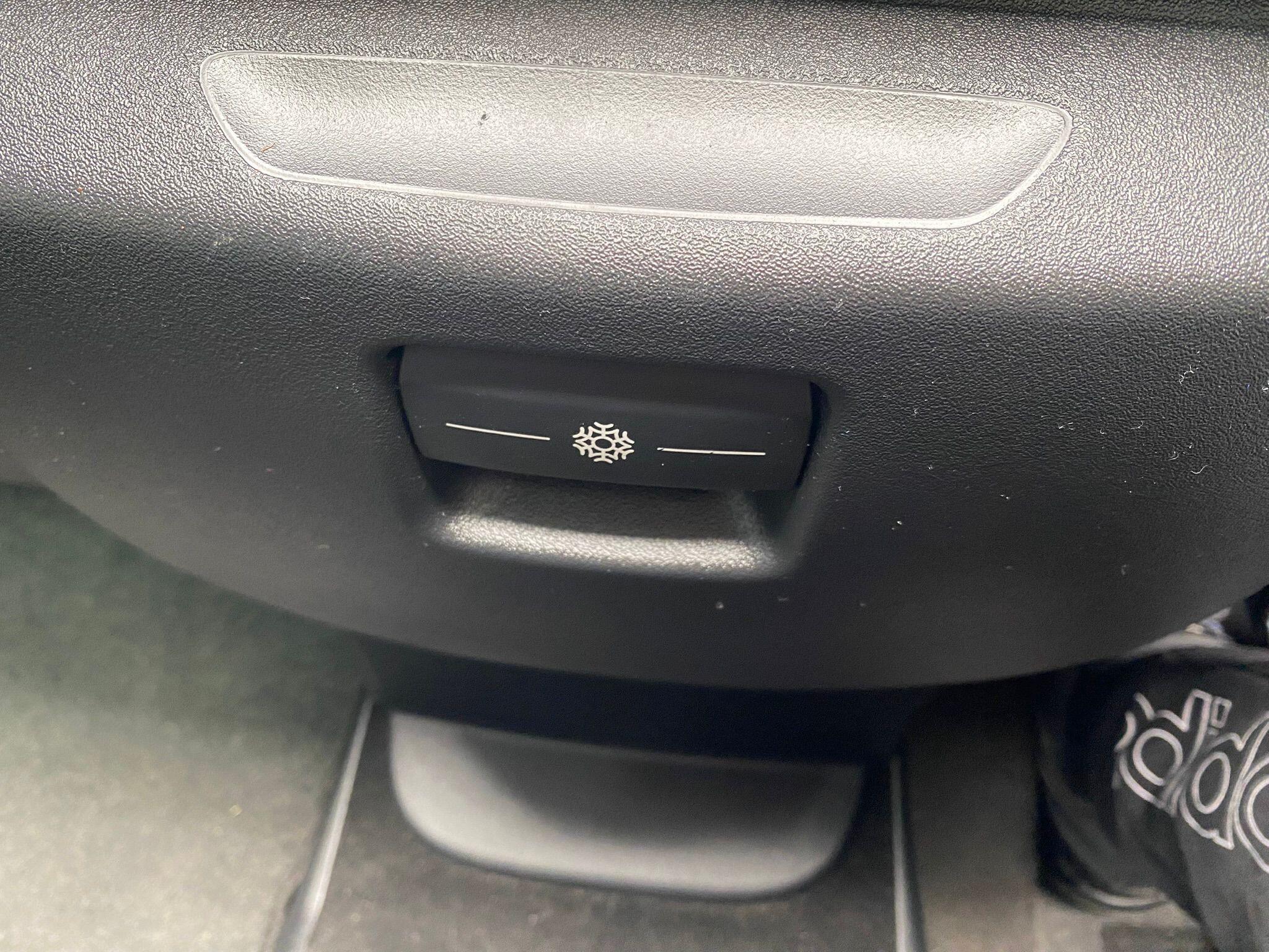 Citroen Grand C4 Picasso view 8