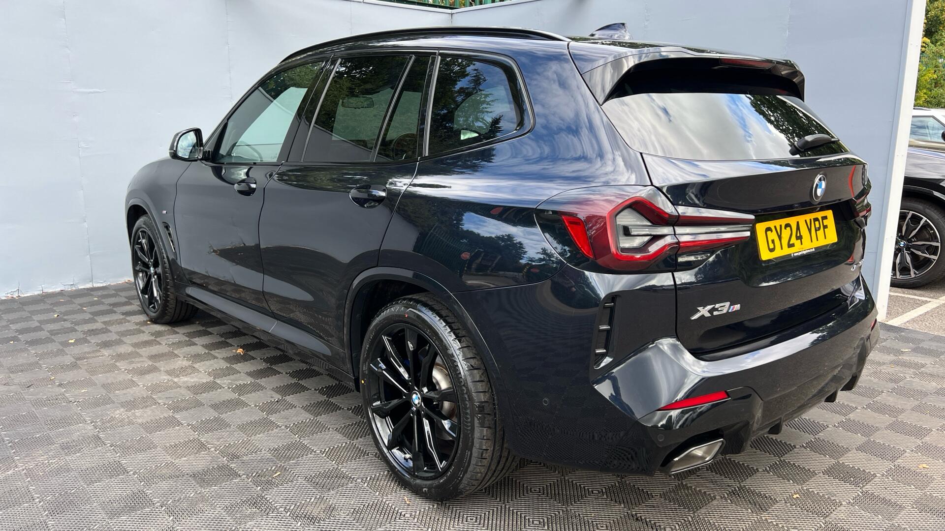 BMW X3 view 33