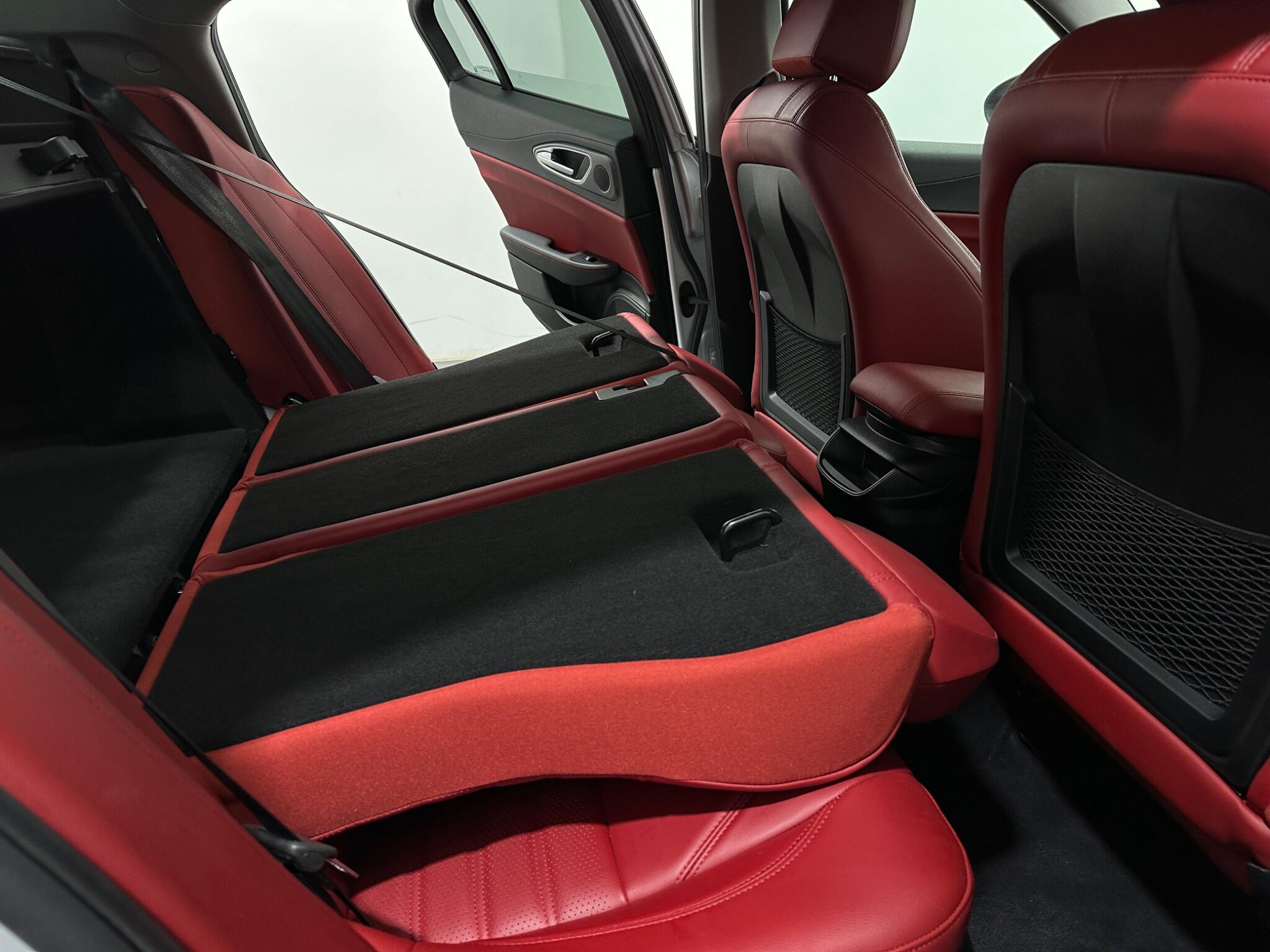 Alfa Romeo Giulia view 46