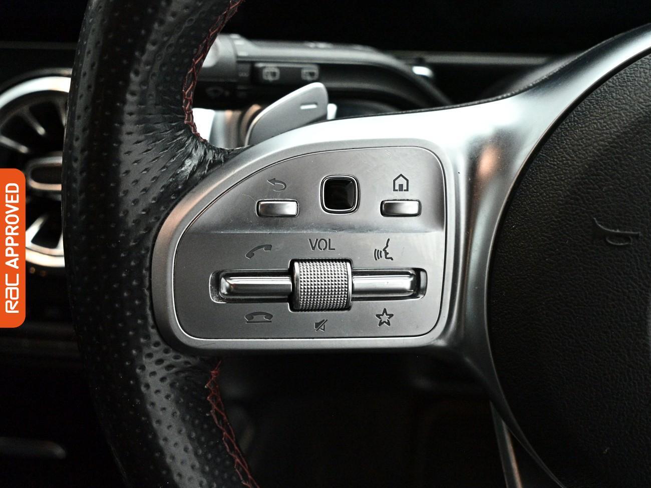 Mercedes-Benz GLB view 21