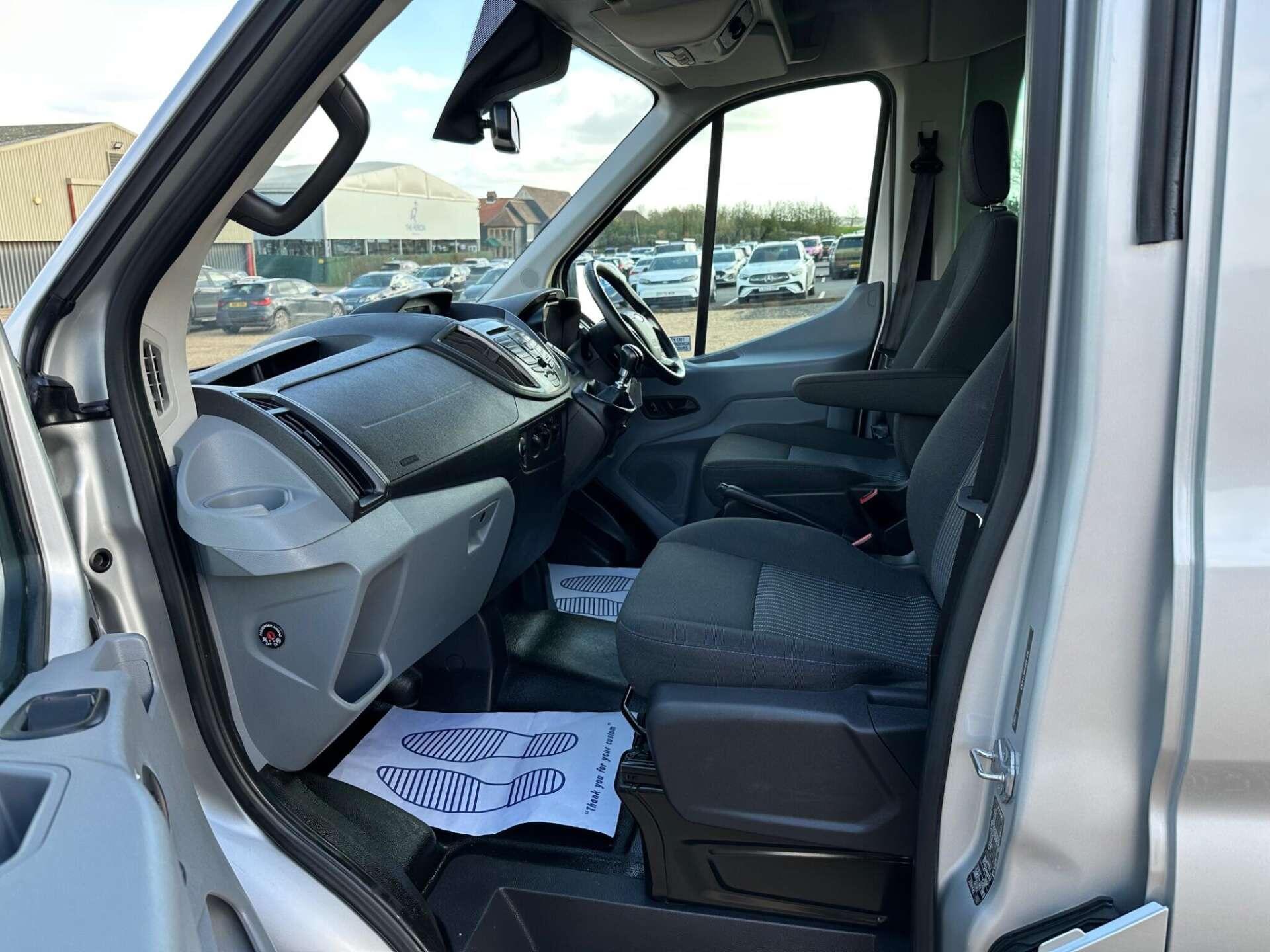 Ford Transit view 14