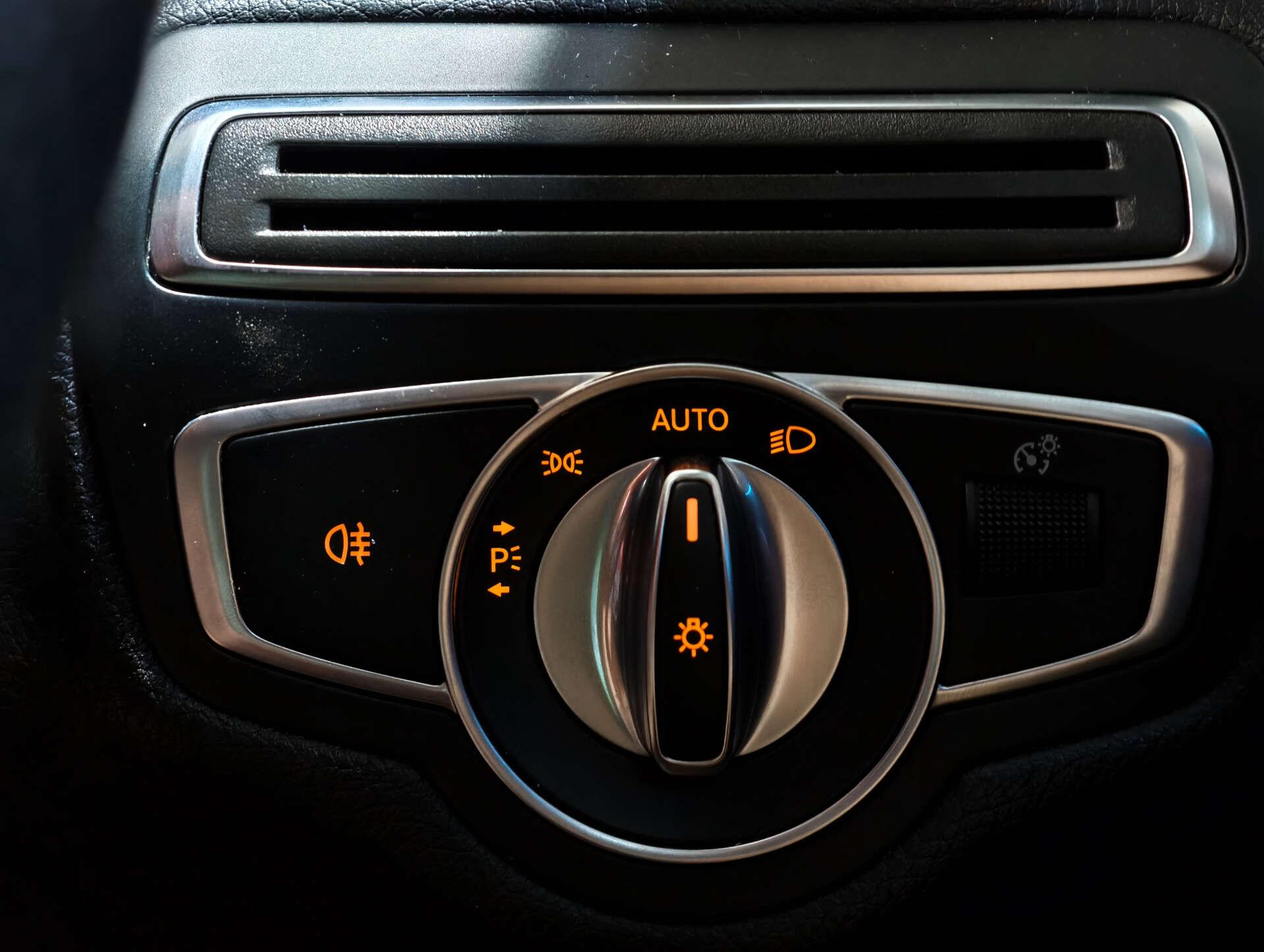 Mercedes-Benz C Class view 20