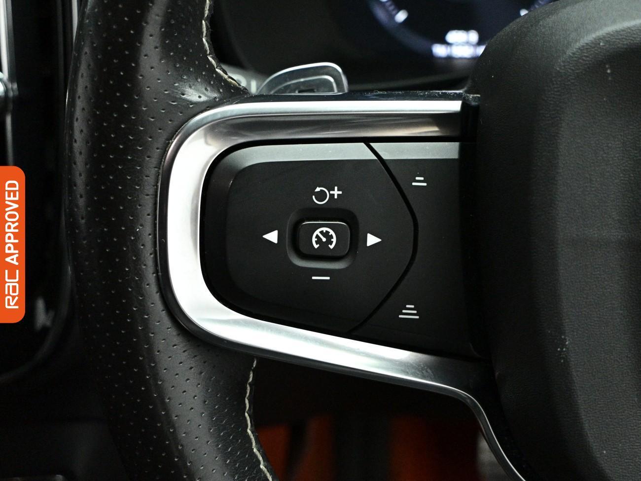 Volvo XC40 view 22