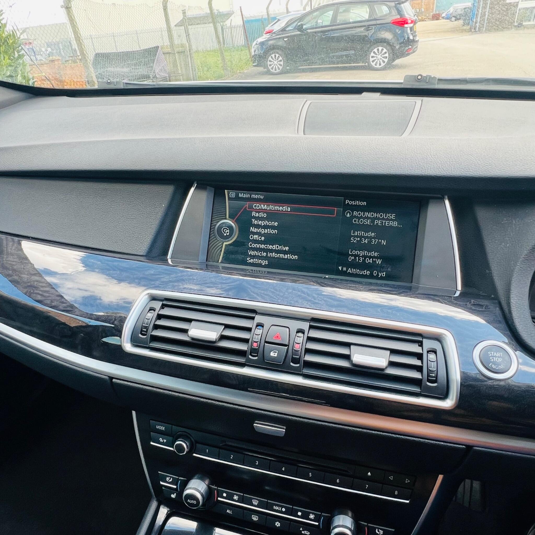 BMW 5 Series view 19