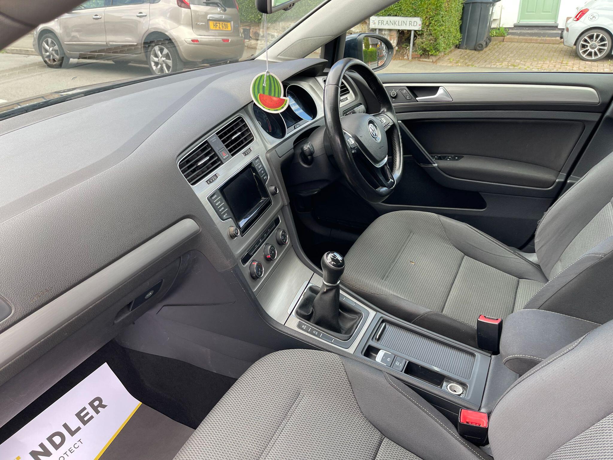 Volkswagen Golf view 27