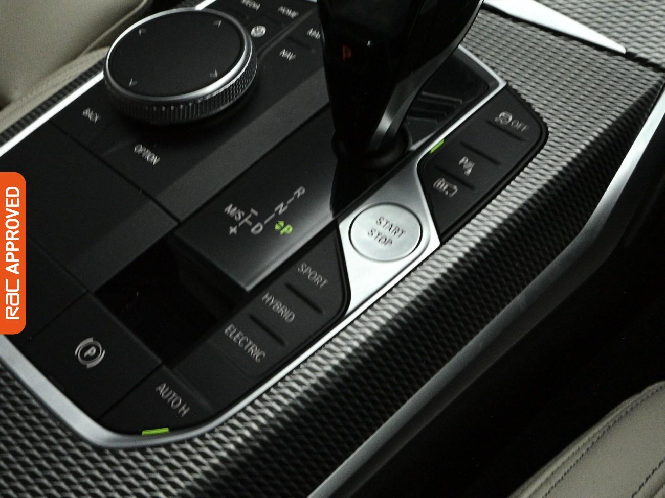 BMW 3 Series view 23