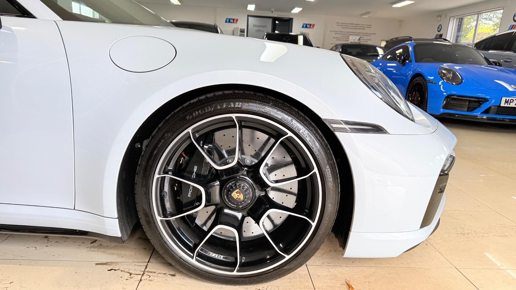 Porsche 911 view 68