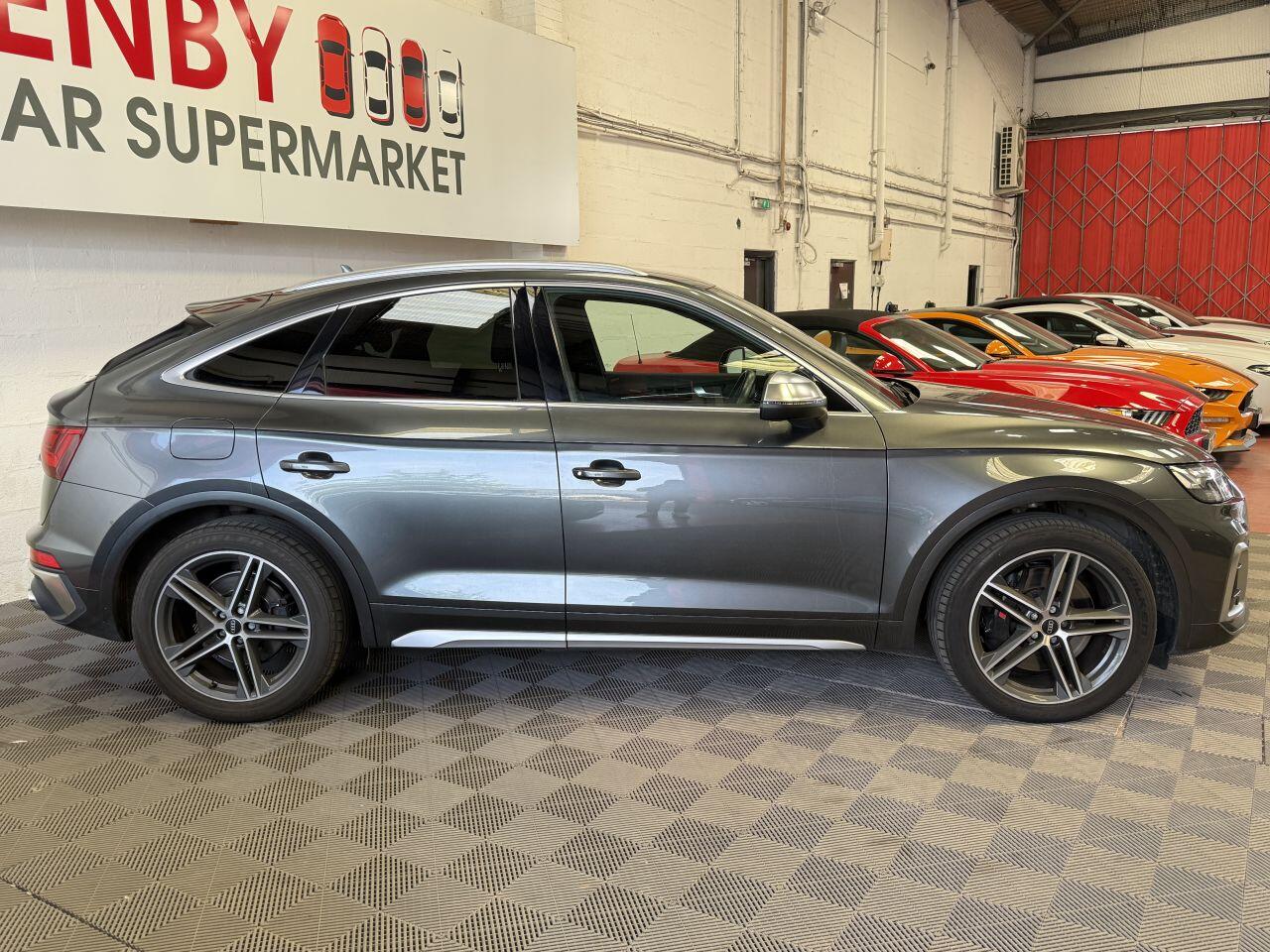 Audi SQ5 view 11