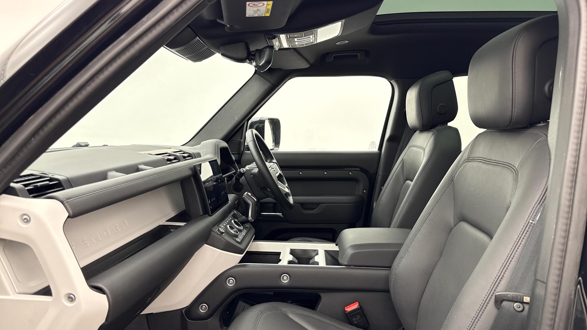 Land Rover Defender view 3