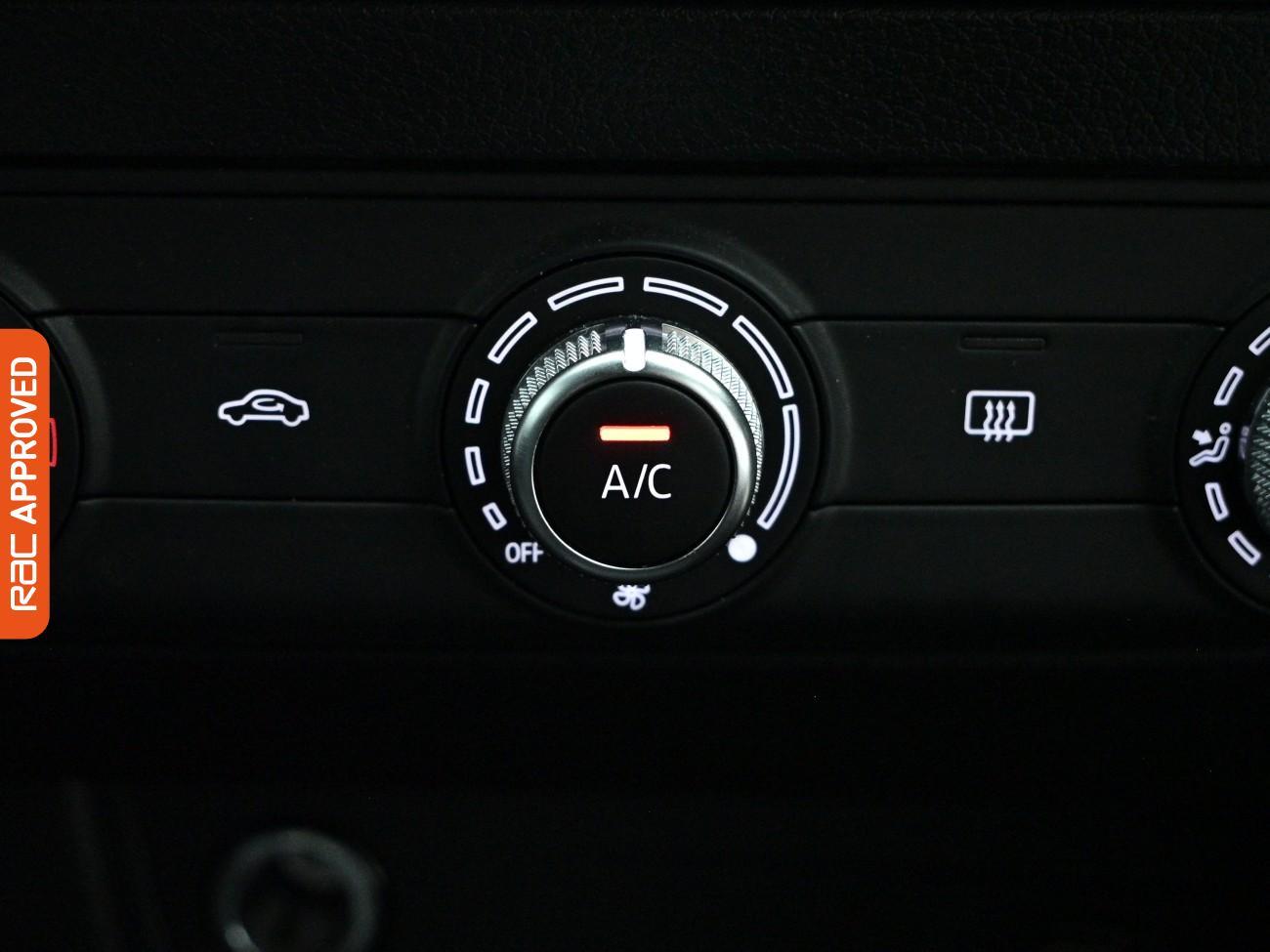 Audi Q2 view 17