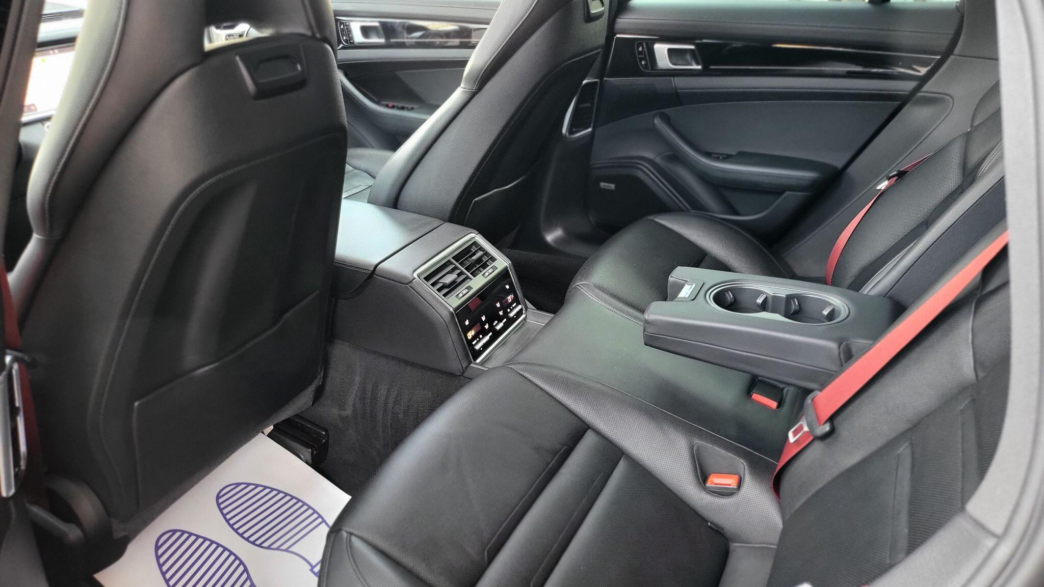 Porsche Panamera view 49