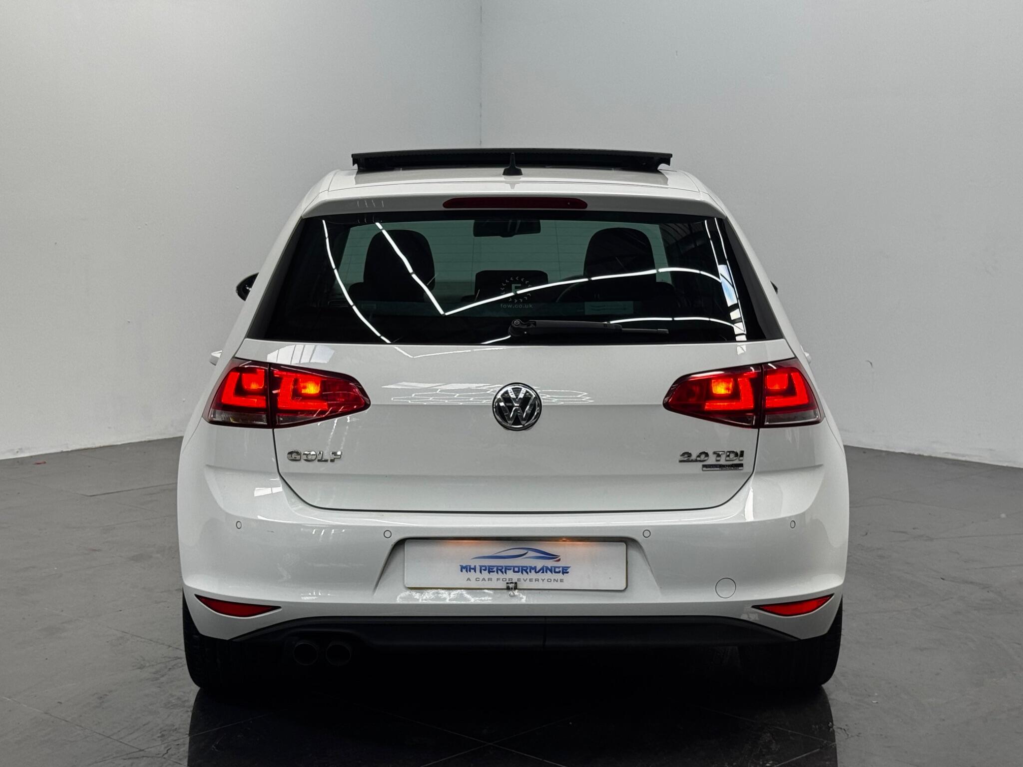 Volkswagen Golf view 4