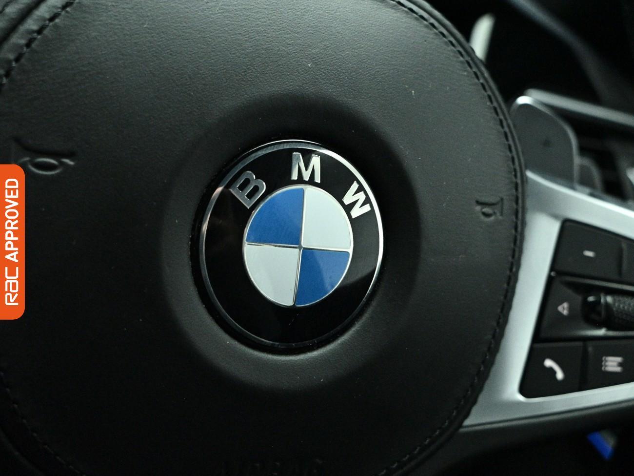 BMW 3 Series view 23