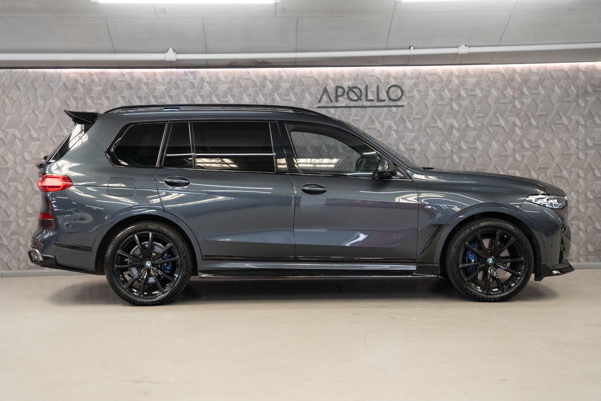 BMW X7 view 5