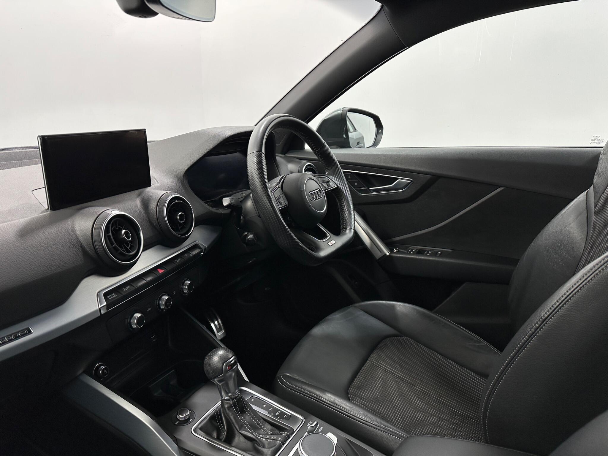 Audi Q2 view 31