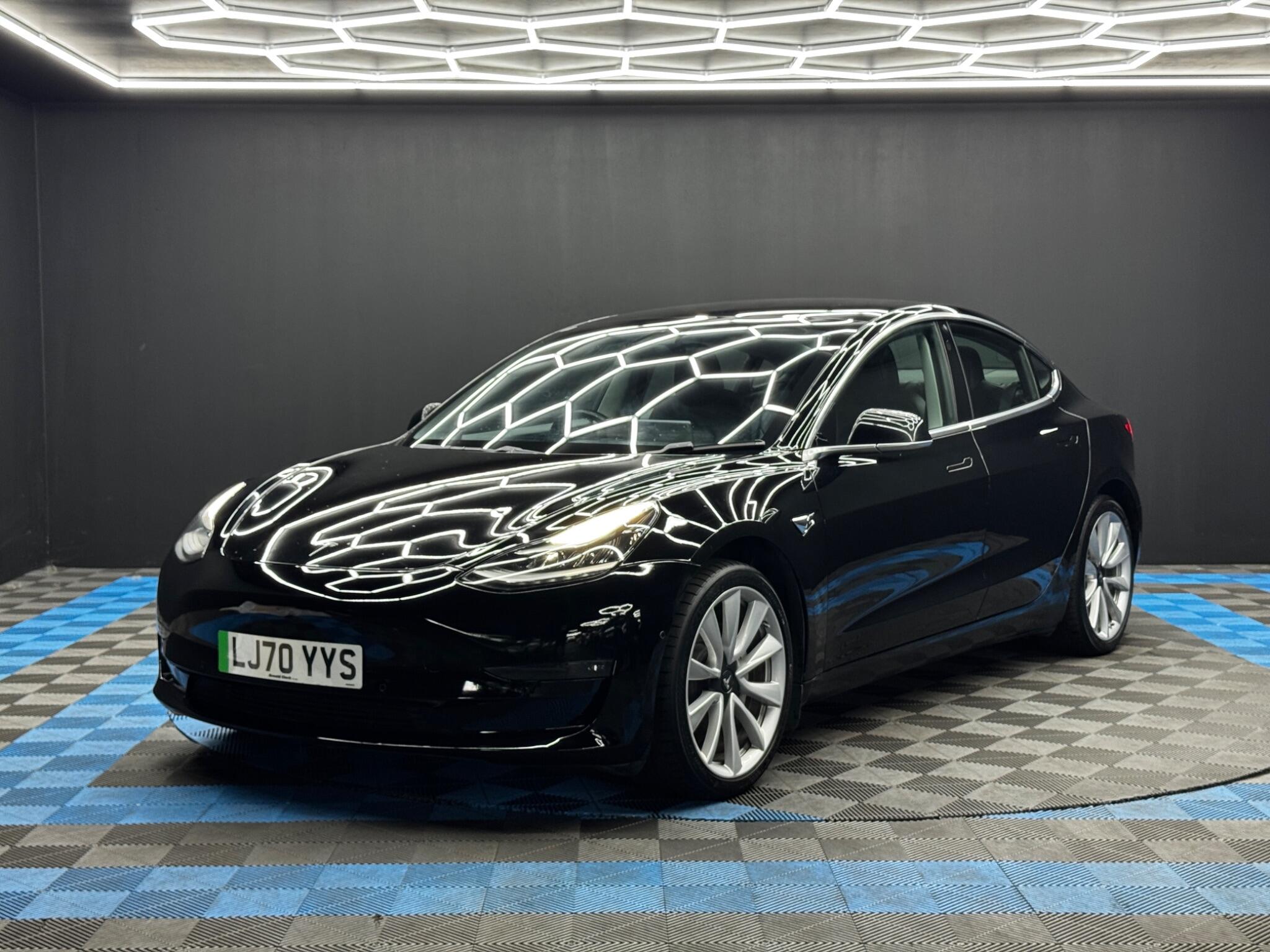 Tesla Model 3 view 3