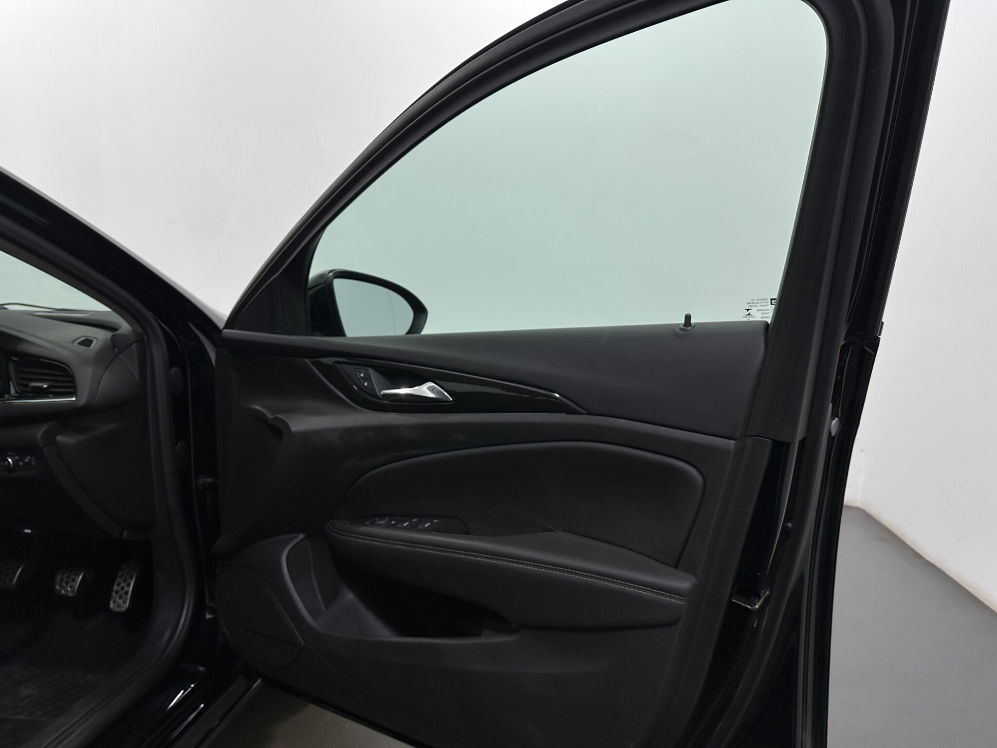 Vauxhall Insignia view 32