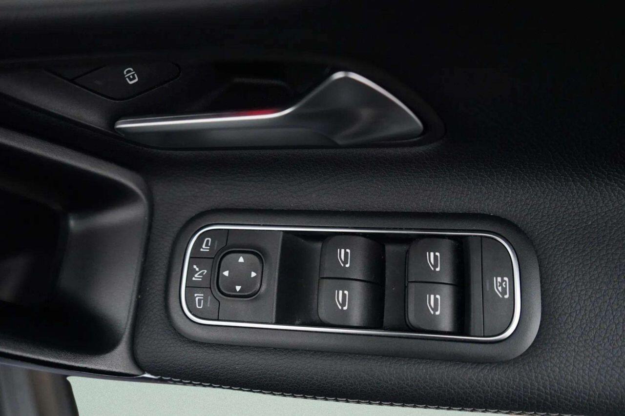 Mercedes-Benz Cla view 52