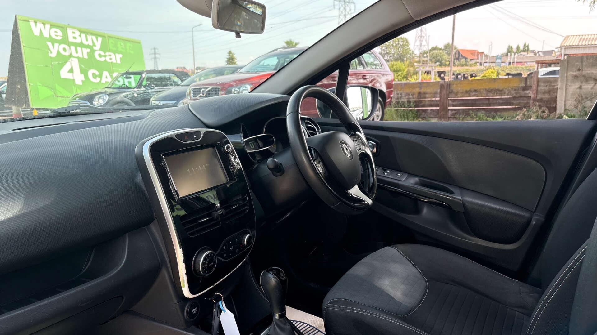 Renault Clio view 14