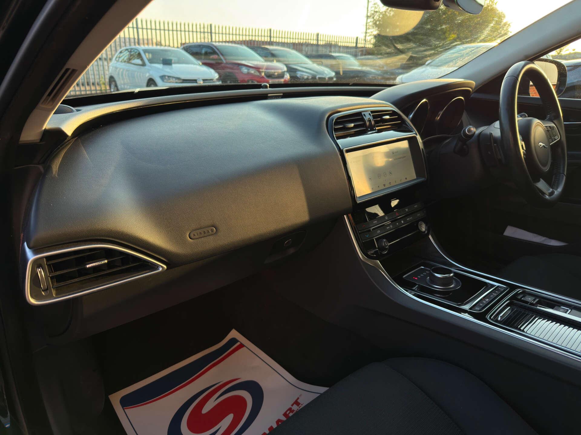 Jaguar Xe view 39