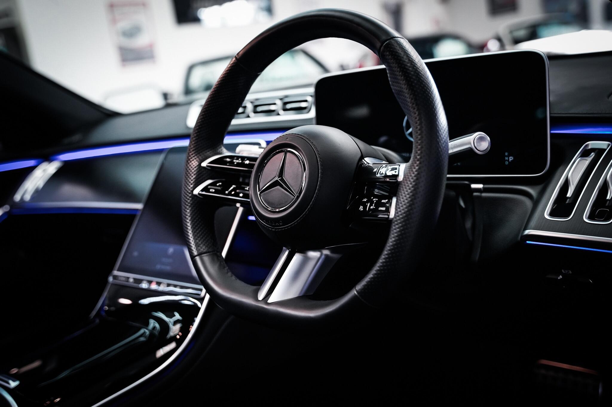 Mercedes-Benz S-Class view 19