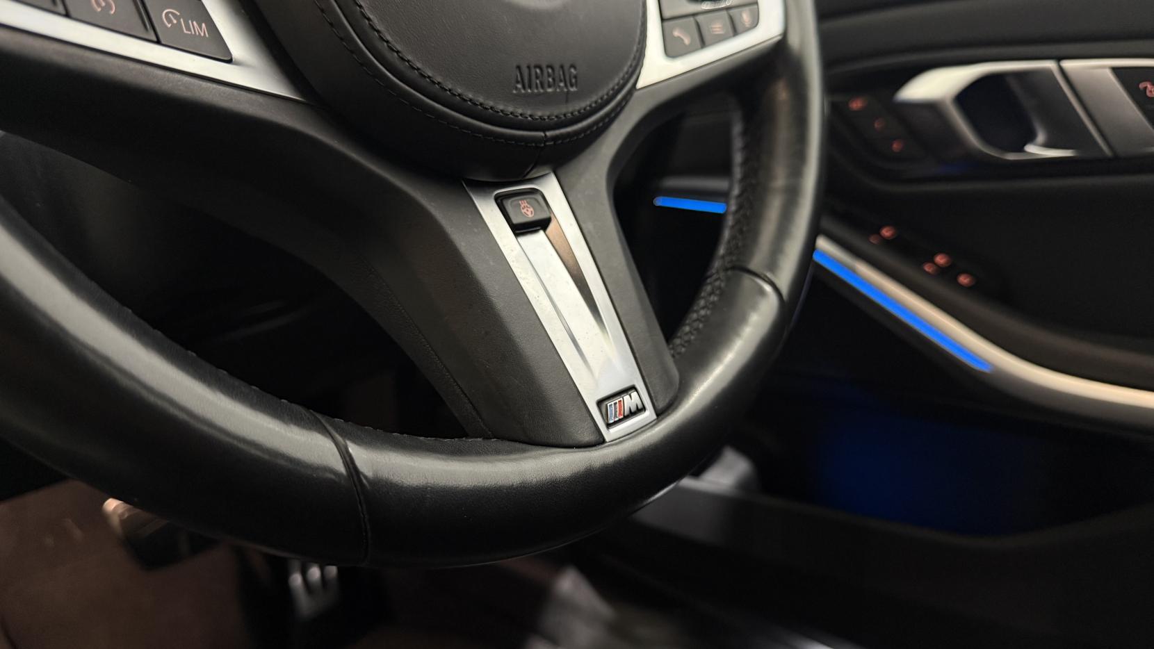 BMW 3 Series view 14