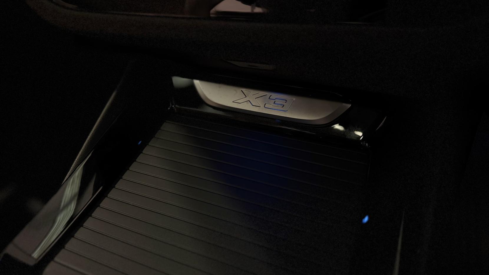 BMW X3 view 24